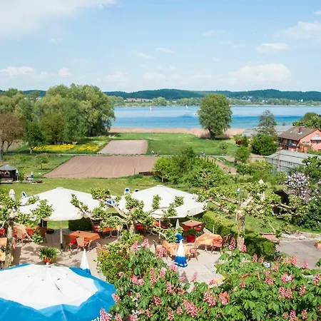 Gaestehaus Inselhof 招待所 赖歇瑙